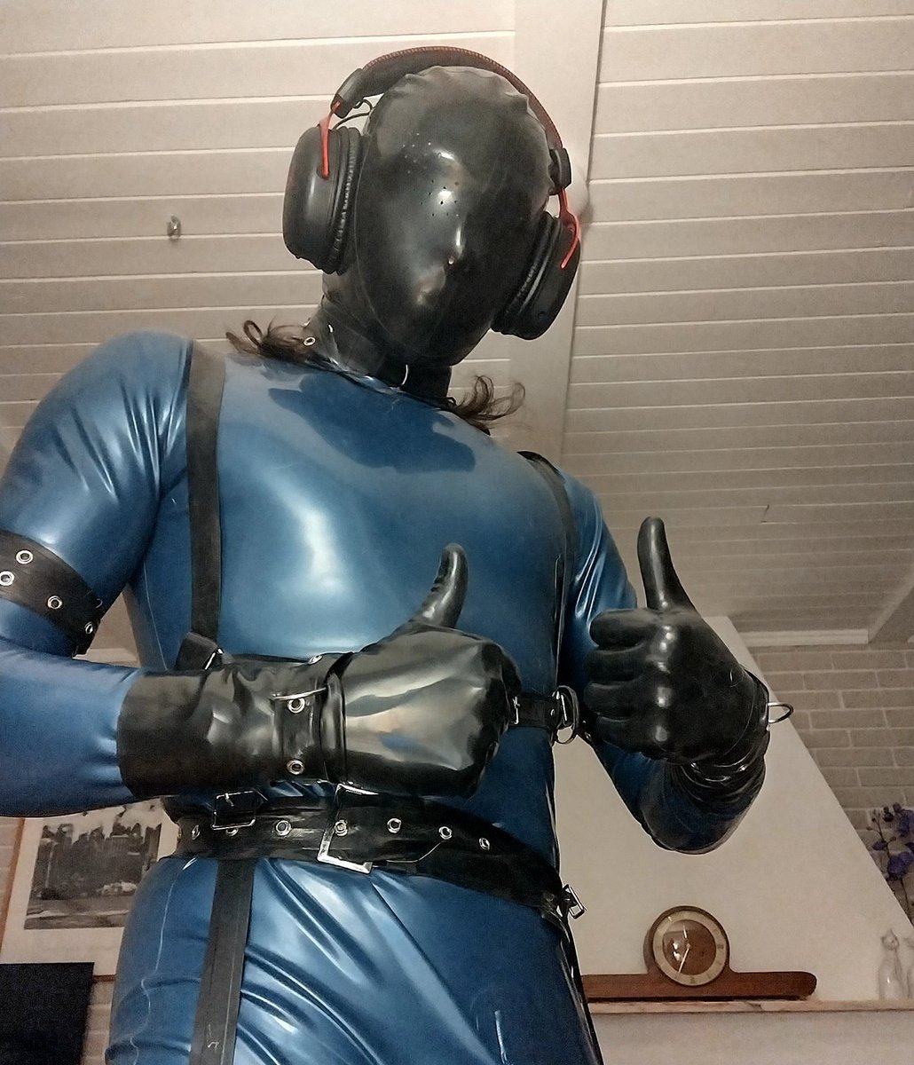 2021Cunt's tweet photo. @MistresskrissD Yes mistress https://t.co/7i5FD7yqtE