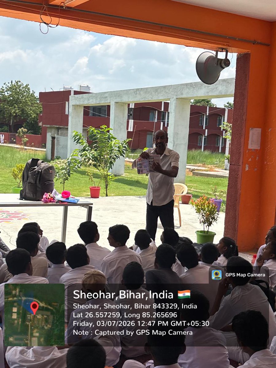 jsheohar's tweet photo. ✨ Bagless Day at JNV Sheohar was filled with fun and wonder! Students enjoyed an exciting magic show that sparked curiosity, laughter, and joy, making learning an unforgettable experience. 🎩✨
@NVS_HQ @PMOIndia @EduMinOfIndia 
#BaglessDay #JNVSheohar #ExperientialLearning https://t.co/UGw4ss69vt