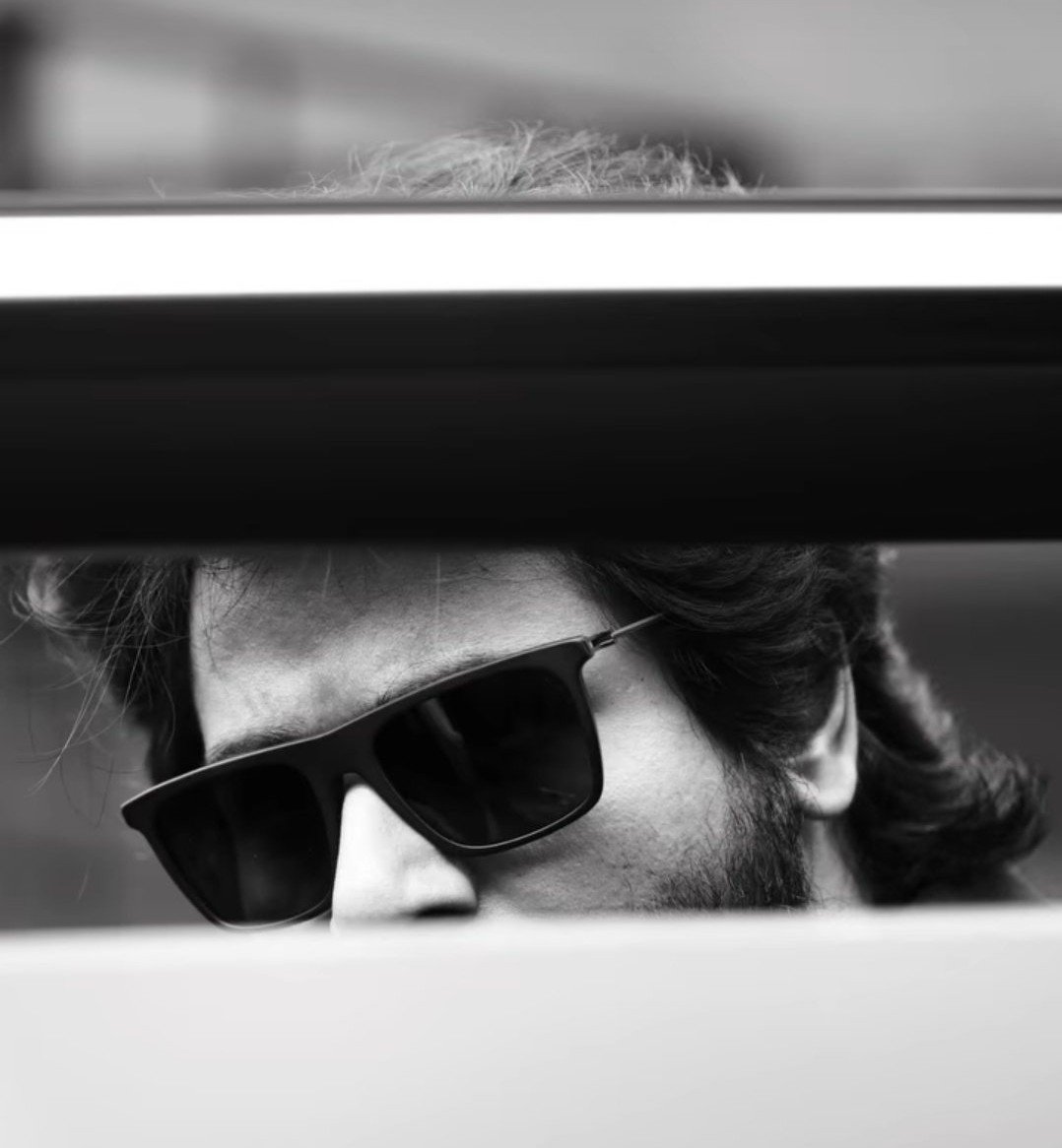 SK_Trends's tweet photo. ONE NAME TO RULE THE GAME @Siva_Kartikeyan 👑 https://t.co/JGtCESmXAR