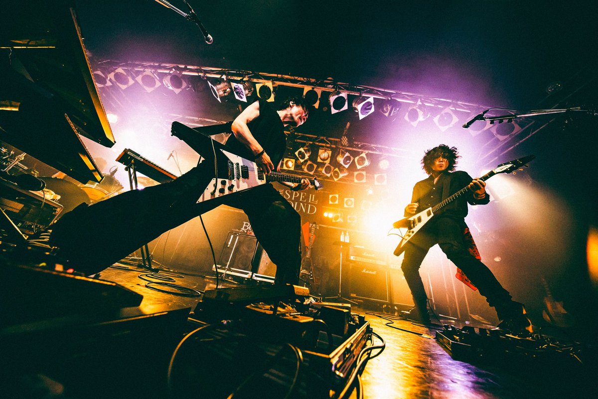THESPELLBOUNDjp's tweet photo. 「#THESPELLBOUND × #BOOMBOOMSATELLITES presents 川島道行10周忌LIVE “FRONT CHAPTER”-DECADE-Tour」

at 名古屋ell.FITS ALLありがとうございました！！
8/9(日)COMTEC PORTBASE、また名古屋に戻ってきます🙌

明日は梅田シャングリラ公演⚡️⚡️
どうぞお楽しみに！
📸@yusuke_mphoto https://t.co/eqBxnD8ewL