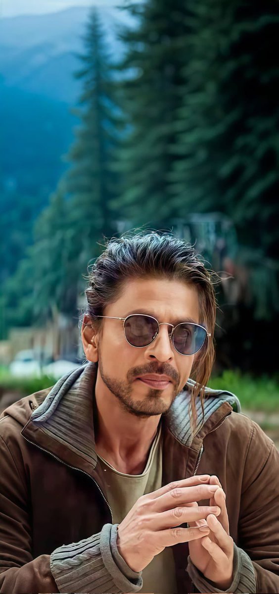 SRKUniverse's tweet photo. The aura.
The action.
The comeback.

Everything about Pathaan was built different. 👑🔥

@iamsrk

#KING #ShahRukhKhan #SRK #KingKhan #ItsKingTime https://t.co/eAjaZHSmBa