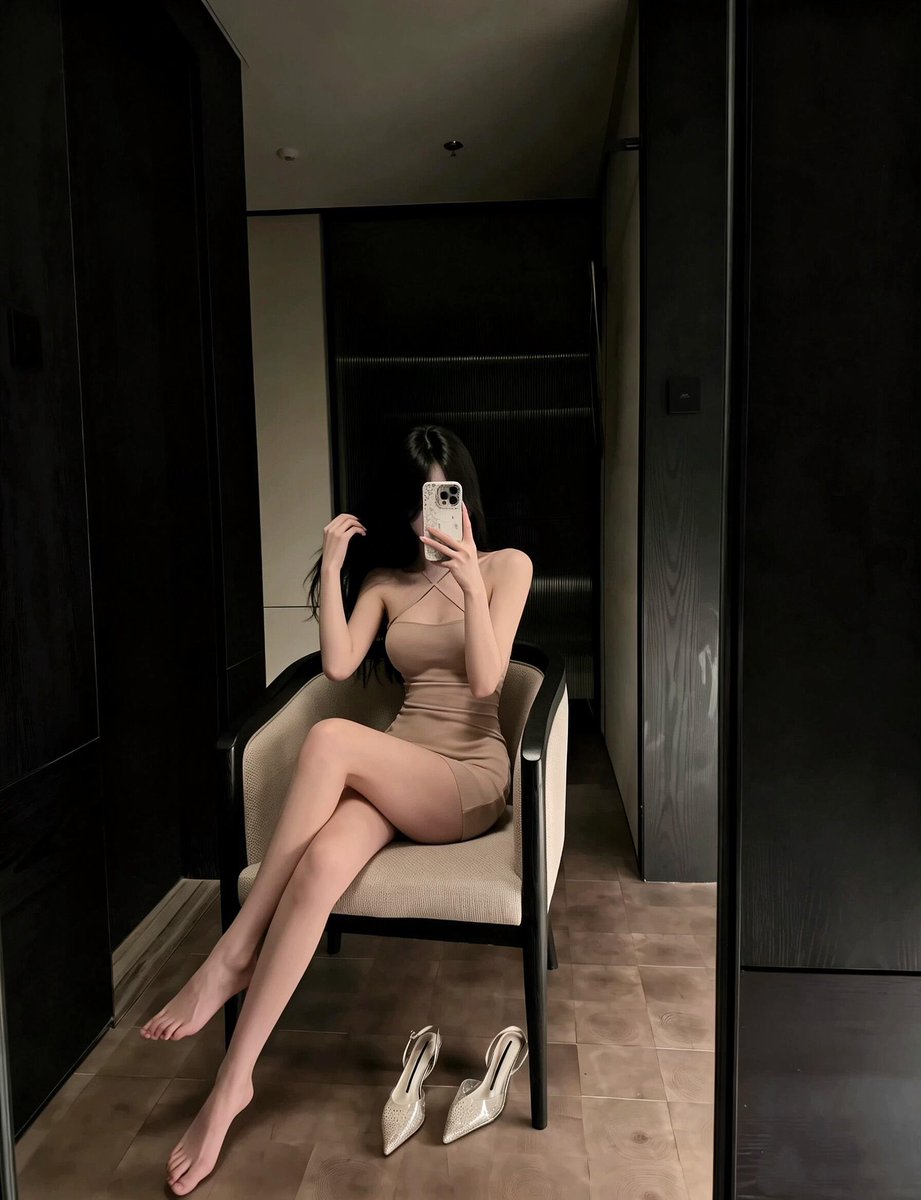 MerrynC4's tweet photo. 累了 想抱着肌肉男睡觉 https://t.co/WbgX13Cekg