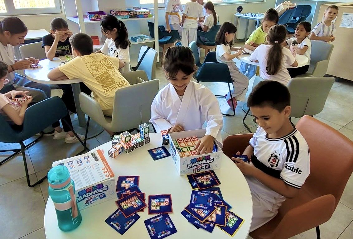 SultanhGm's tweet photo. GSB Gençlik Yaz Kulübü başvuruları devam ediyor. 

Spor aktiviteleri, kültür sanat etkinlikleri, eğitimler ve eğlence ile dolu dolu bir yaz geçirecek olan katılımcılarımızın yoğun ilgisi devam ediyor.

Sen de Sultanhisar Gençlik Merkezine gelerek başvurunu yapabilirsin. https://t.co/2l1UcjPLqZ