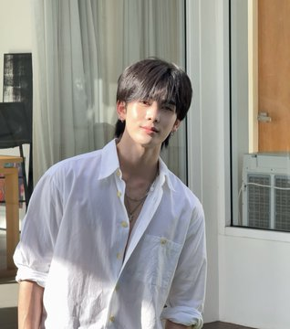 lyly101494's tweet photo. Chồng tuiiiiiiiiiiiiiiiiiii

#Santapp https://t.co/ptEejfIv9Q