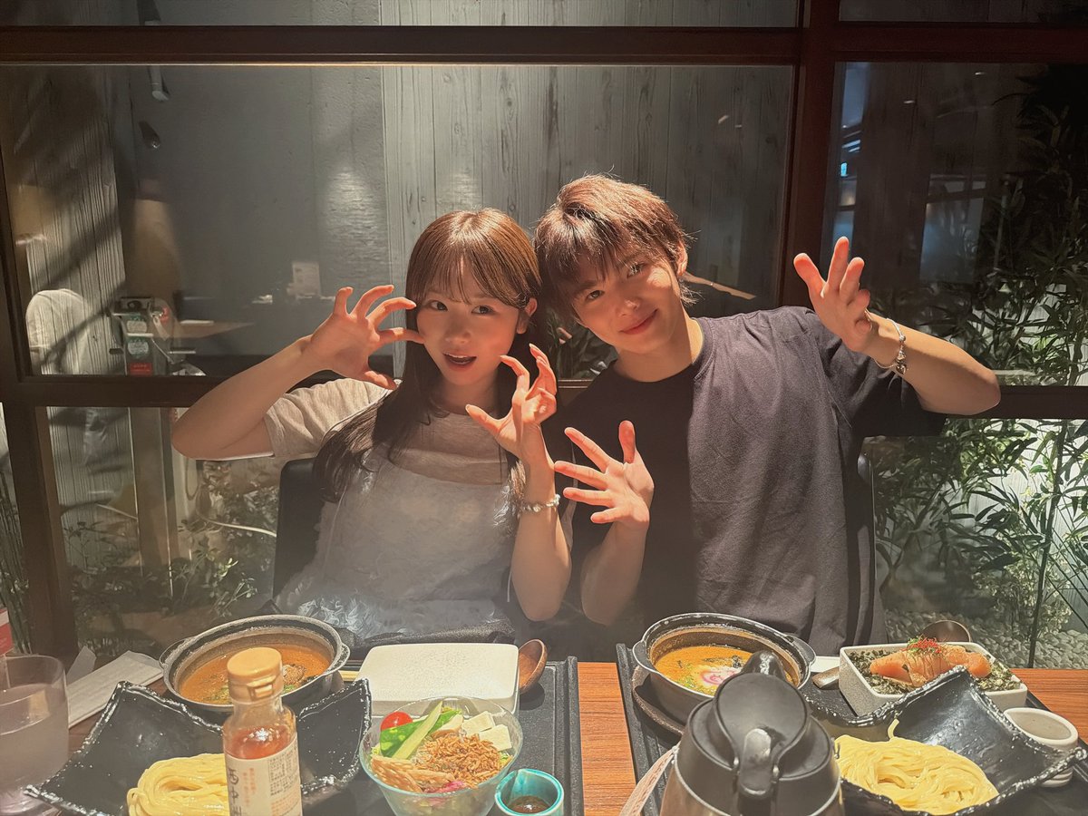nene_tokita's tweet photo. 福岡のトークショーイベントの後かなりのとはるねねでご飯行ったの！おいしかった

明日は東京のトークショーだ！楽しみだよ😻❤️ https://t.co/o7756ZEIQV