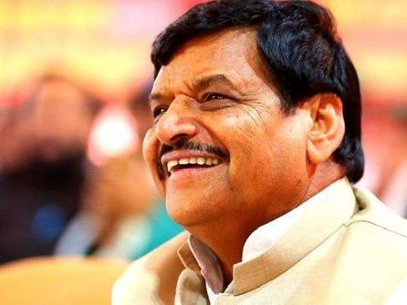 avi_383's tweet photo. बहुत कम ही लोग इस बात को जानते होंगे ? 

—  इस बात को ध्यान से पढ़िएगा || 

2019 लोकसभा चुनाव में शिवपाल यादव ने फिरोजाबाद में अपने ही भतीजे व रामगोपाल यादव के पुत्र अक्षय यादव के विरूद्ध चुनाव लड़ा था और उन्हें चुनाव हरवा दिया था || 

अपितु हिपोक्रेसी देखिए किसी समाजवादी ने शिवपाल यादव को B टीम,C टीम,वोट कटवा जैसे शब्दों से संबोधित नहीं किया लेकिन यदि बसपा ये करती तो समाजवादी सोशल मीडिया पर B टीम का रोना शुरू कर देते || 

अब आप समझे समाजवादियों को तकलीफ़ दलितों से है,उनकी लीडर आदरणीय बहनजी से है, उनकी तरक्की से है और सच कहु तो जाति से है || 

— हर्ष जाटव 
( सोशल मीडिया एक्टिविस्ट ) 

@amita_ambedkar @ramjigautambsp @AnandAkash_BSP @Mayawati