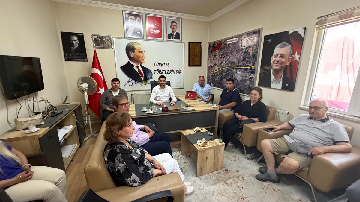 umitnasuh's tweet photo. Cumhuriyet Halk Partisi’nin seçilmiş Parti Meclisi Üyesi Sayın Zeliha Aksaz Şahbaz ve yol arkadaşlarımızla bir araya geldik, onurlu mücadelede dayanışma duygularımızı paylaştık.

#Kayseri
@drzelihaaksaz
@eczozgurozel https://t.co/6SfjUAywUf