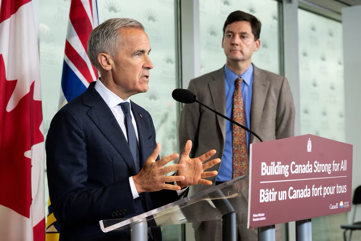 Northerngold01's tweet photo. FACT 

A picture of 2 Morons destroying Canada’s Economy ! https://t.co/Qhwk3eSAhB