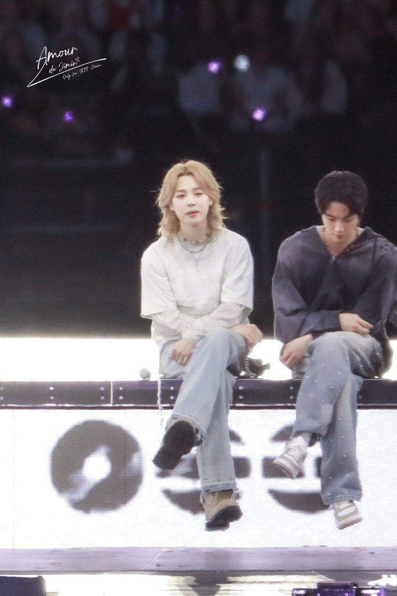 JiminiandCo's tweet photo. 공연마지막에 볼수있는 신나게 잘놀다온 나의챱츄 https://t.co/LTLTKXZ5Kd