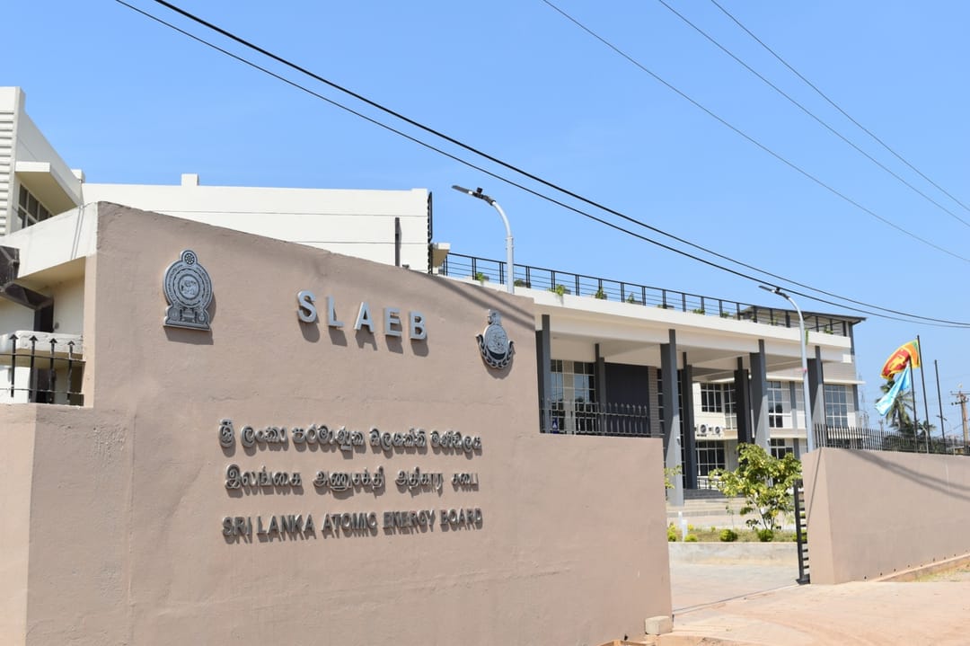 SethFromColombo's tweet photo. 🇱🇰 Sri Lanka begins Local Production of key PET scan drug FDG to boost cancer diagnosis that once used to import from india 

This first‑ever local initiative comes through a public‑private partnership with the Health Ministry, Lanka Atomic Energy Board and Access Engineering PLC https://t.co/g5vQiFXu7f