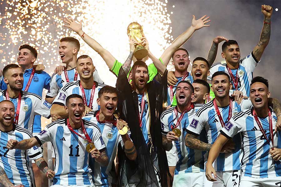 zero_to_10man's tweet photo. 【4年前にこれ予想できた人いない説】

4年前のカタールW杯を覚えてる？🏆

正直、大会前にこの展開を全部予想できた人はほとんどいなかったはず

・🇸🇦サウジがアルゼンチン撃破
・🇯🇵日本がドイツ撃破
・🇯🇵日本がスペイン撃破
・🇲🇦モロッコがベスト4
・🇦🇷メッシ悲願の優勝 https://t.co/kpBB2vPW5L
