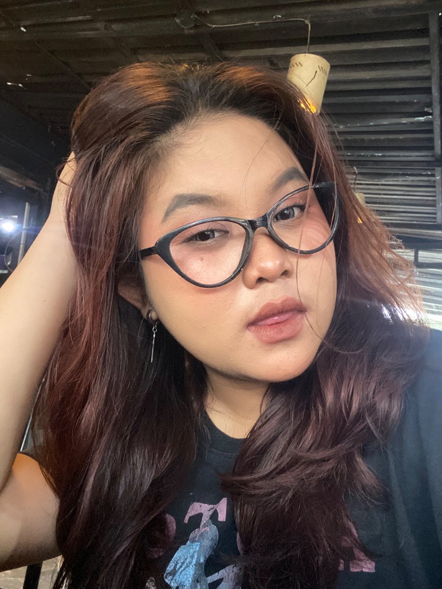 Kiyaaah14's tweet photo. Udah lama ga ciuman 😔 https://t.co/DaLmCYEDrZ