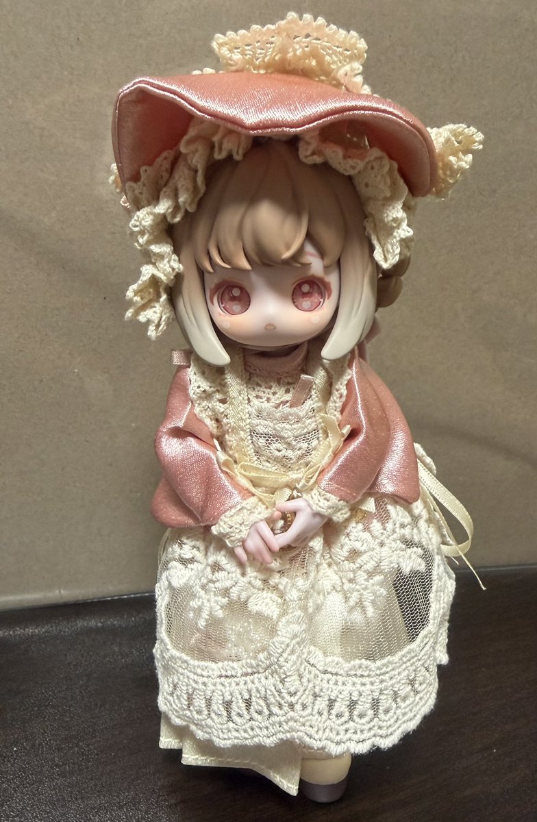ropn427's tweet photo. 海外ドールを初めて買ったよ。
思ってた以上に大きかった...ミナノちゃんの1.5倍くらいある https://t.co/9yCYtPtimX