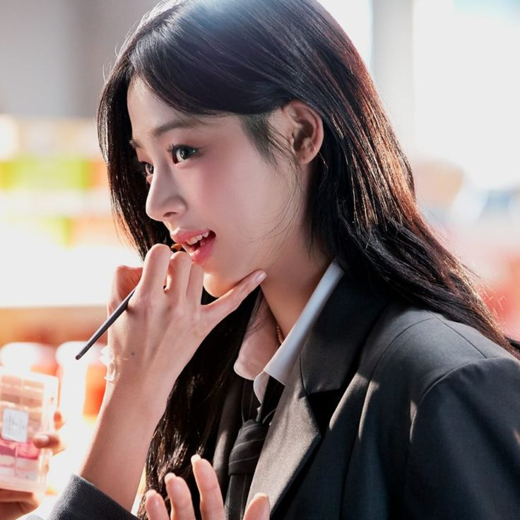 shotbyminji's tweet photo. movie star ji ☆ https://t.co/QO44fChl7X