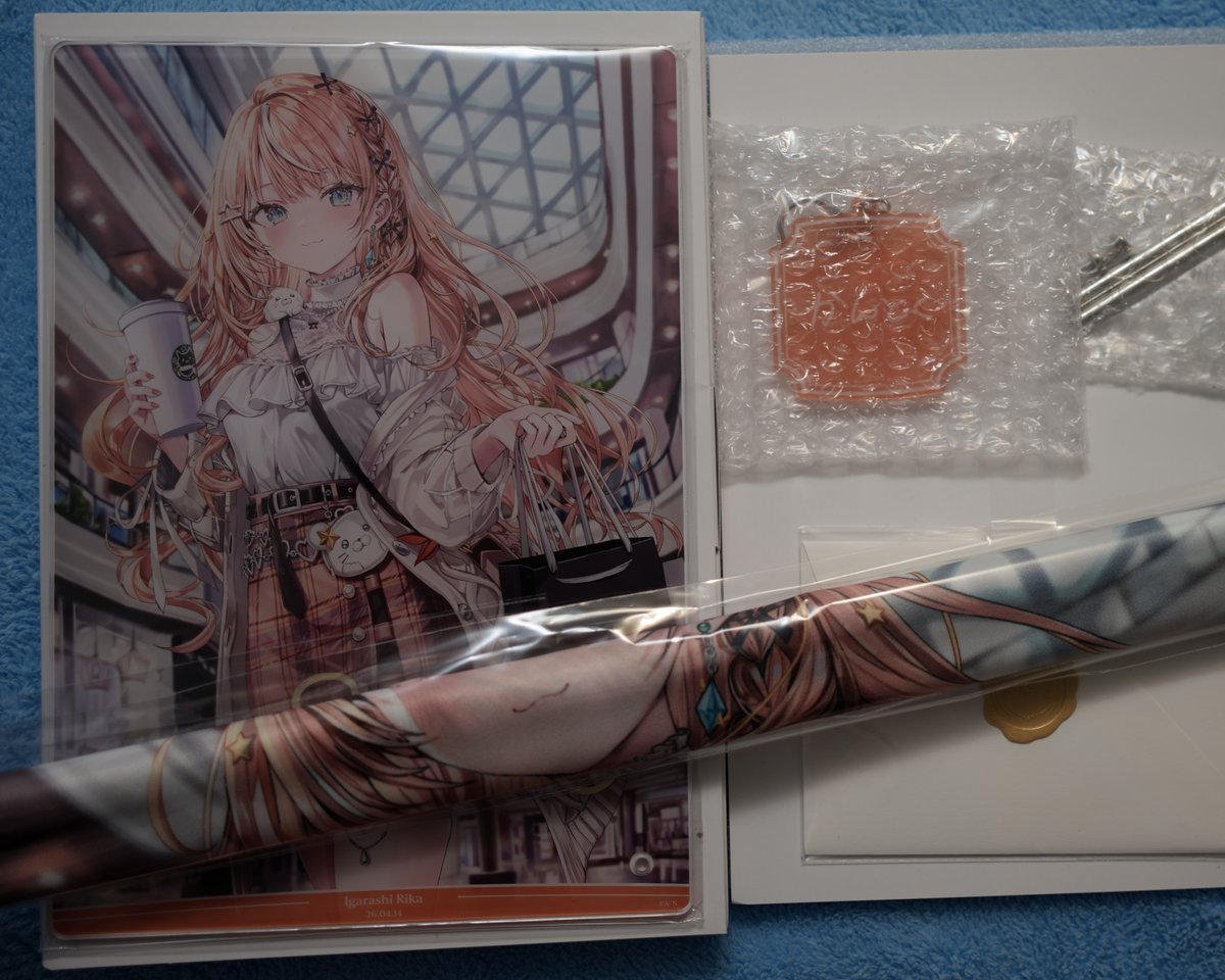 izayoishimo's tweet photo. りかしぃの誕生日グッズ届いた～⚾🧡

#りかしぃキャッチして https://t.co/th2a7vWRNq