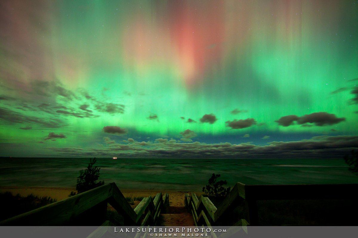 LAKSuperiorFoto's tweet photo. We have a good chance for aurora tonight ✨ remember it doesn't get dark enough to see them at our latitude until around midnight😎

photo; auroral substorm and passing freighter  - Marquette County MI https://t.co/g6QviK84q3