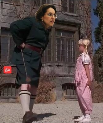 2611487_'s tweet photo. @PizarroMariaJo ¡Oh, Dios mío! ¿Por qué veo a tantos cafres defendiendo lo indefendible? Defender la derecha es válido; justificar decisiones que, en mi opinión, perjudican la educación es otra cosa. Colombia merece una educación de calidad, no más retrocesos disfrazados de decisiones políticas. https://t.co/9ssA5UjYTB