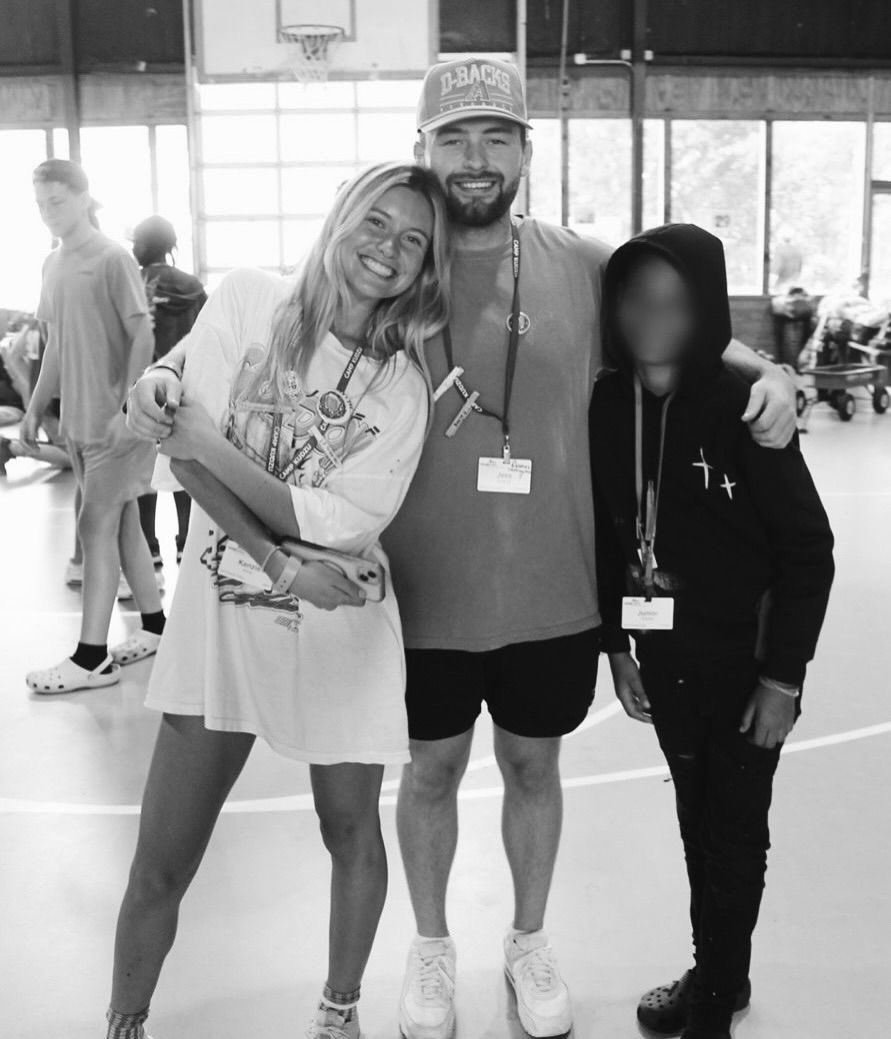 PopSlop_'s tweet photo. omg i just found these pictures of kenzie volunteering at a non profit organization for people with type 1 diabetes 🥹🥹 https://t.co/cfiH5cUXJK