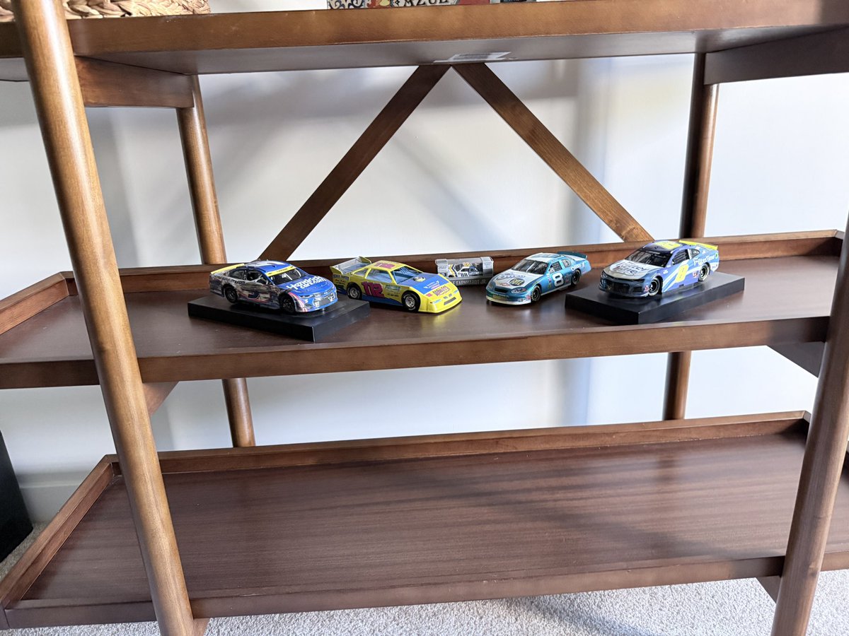 Racer12WH's tweet photo. @DaleJr @FilterTime nothing better than getting my filter then enjoying some @iRacing on my day off https://t.co/Zn63DivaFH