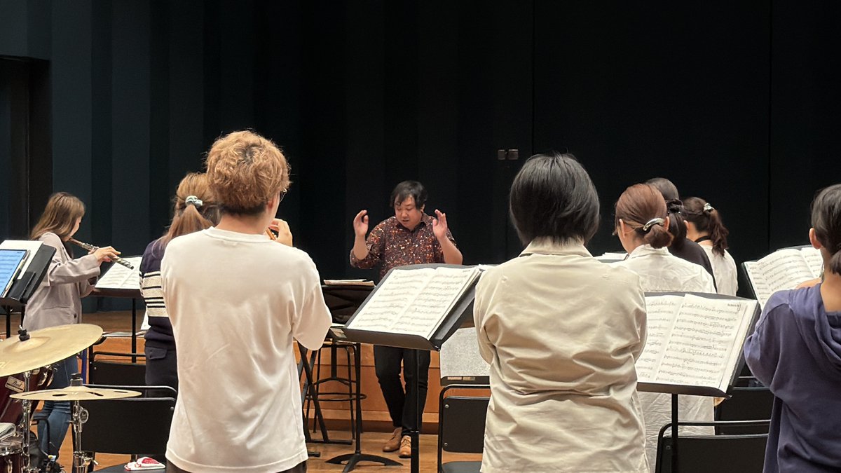 Humming_hall's tweet photo. 【東大和WO 吹奏楽WS特別企画！】
増圭介先生による音楽座ミュージカル「マドモアゼル・モーツァルト」吹奏楽コンサート本番前日練習でした…！✨とうとう明日本番となりました…！素敵な演奏を皆様に届けられるよう、精一杯努めたいと思います！！吹奏楽コンサートもお楽しみに🎶 https://t.co/yUs5MKgDJz