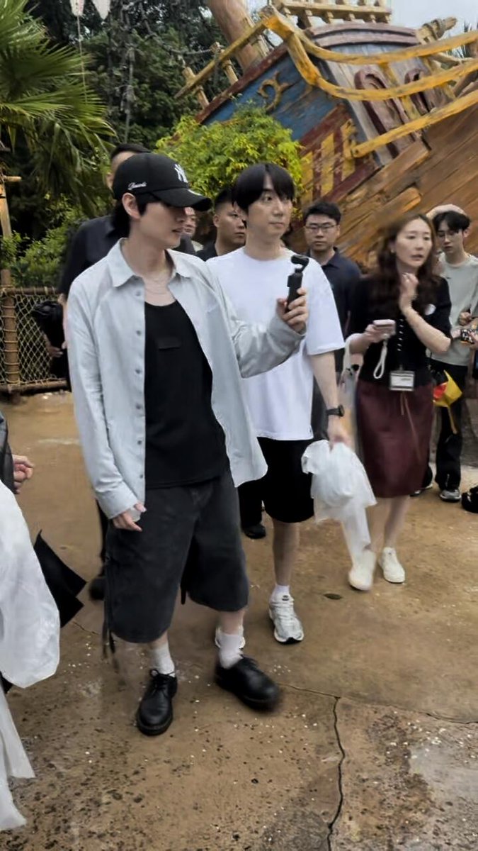 e_hxrry's tweet photo. 260703
Cr ​忐忐💎
#은혁 #EUNHYUK 
✌️ https://t.co/m3GMukwa2A