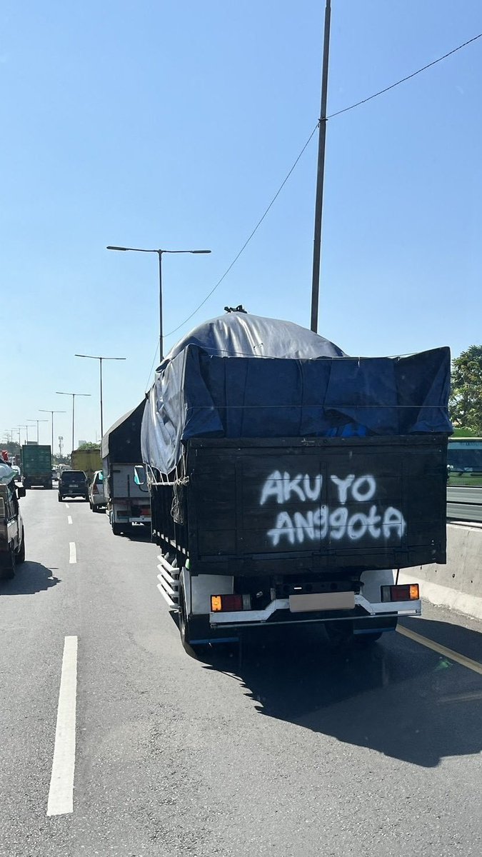 MarnoMbois's tweet photo. nek ra trimo usulo https://t.co/R0XesX14V7