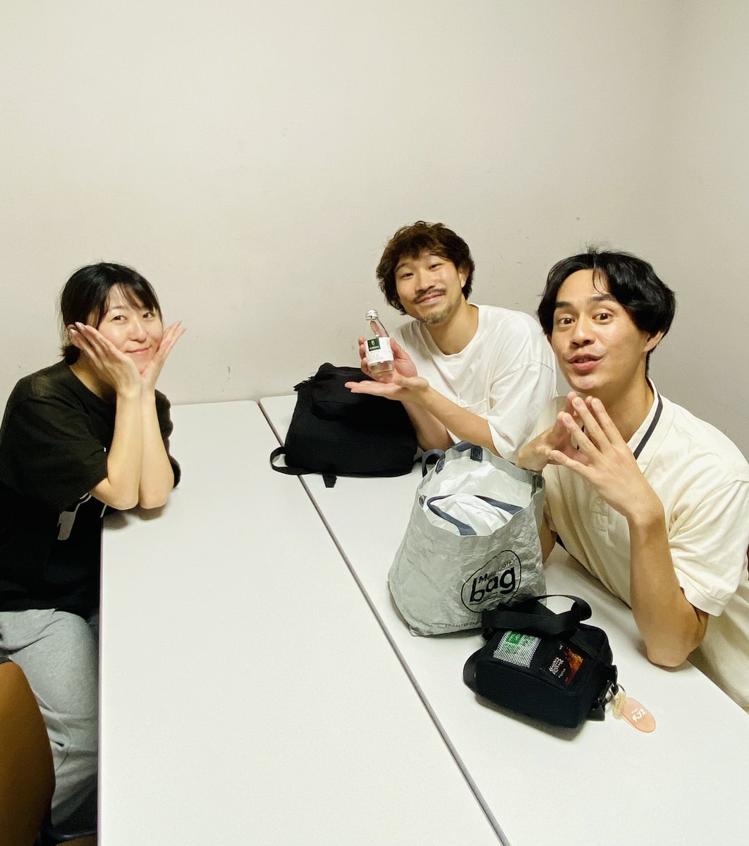 walive_battle's tweet photo. 【7/3 ワライブvol.278 結果発表】

1位🥇ヒキズリ鍋
2位🥈牧場Queen
3位🥉デカハットミニハット

おめでとうございます🎉

次回のワライブは、7/6(月)になります。
ぜひお越しください！✨

#ワライブ #ワライブ結果 https://t.co/qUsqOc4aIK