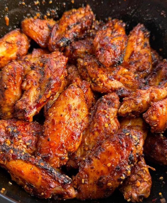 FoodPleaser's tweet photo. Wings please…. https://t.co/PSTrKJ52Ht
