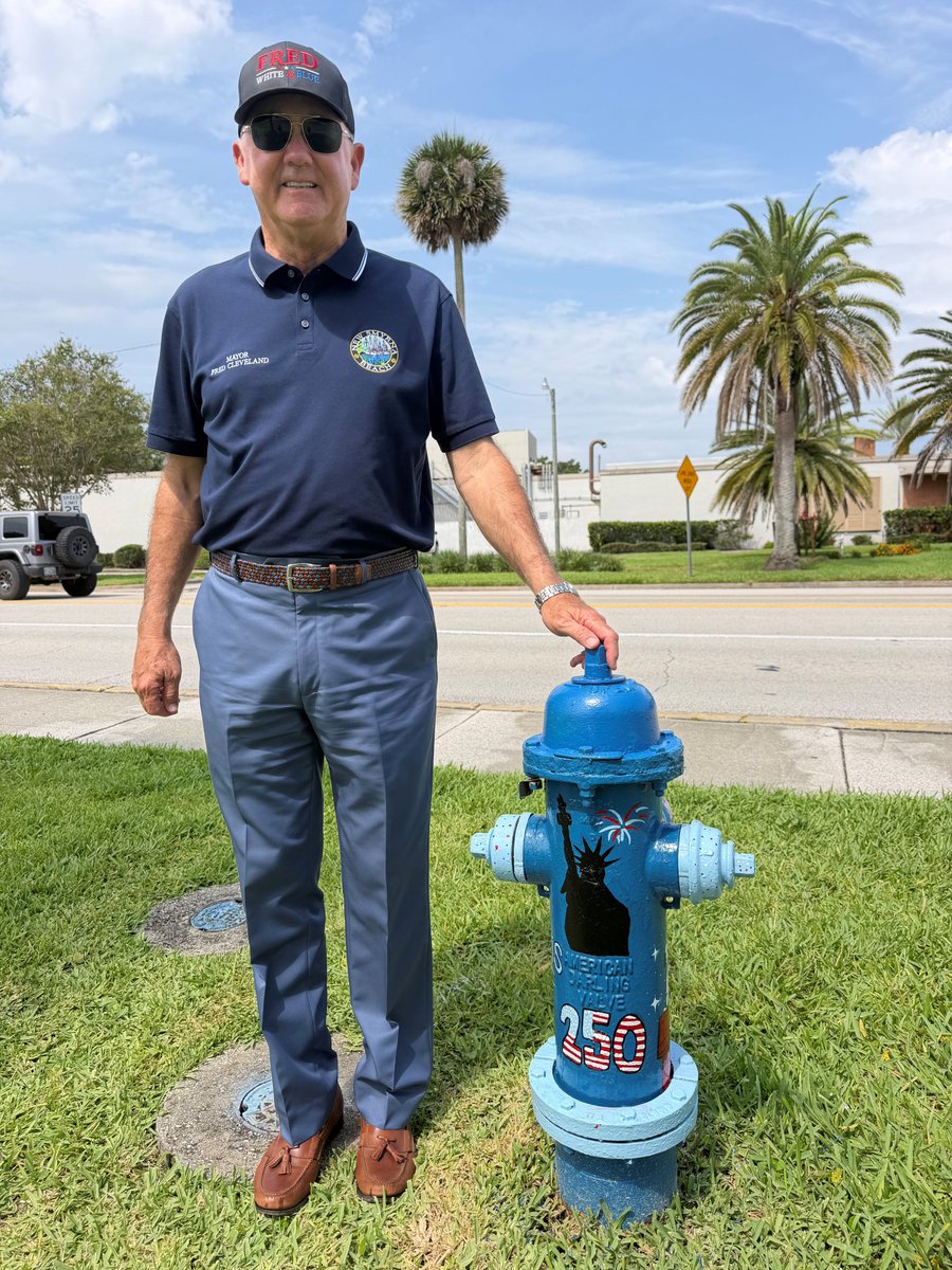 CityofNSB's tweet photo. 🇺🇸 New Smyrna Beach Utilities employee teams have painted five fire hydrants throughout the city to commemorate America's 250th. See them all and the award given to each by Mayor Fred Cleveland at https://t.co/sm3bGnh9wq https://t.co/hyqDXXINos