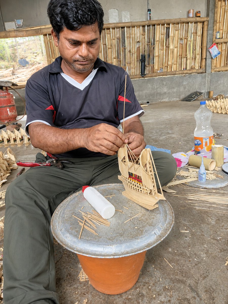 AgriGoI's tweet photo. Nature's resource, 🌱 Farmers' prosperity!🎋
Dwarakadhish FED Farmer Producer Co Ltd, #Nashik #Maharashtra #FPO, with 750 farmer members, crafts unique bamboo products that create additional income opportunities while promoting sustainable use of bamboo- eco-friendly handcrafted products.

#NationalBambooMission
@NITIAayog

🛒 Discover handcrafted bamboo kitchenware and home essentials from the FPO:
https://t.co/H8A1ZNbDmU

#ValueAddition #EcoFriendly #SustainableLivelihoods #Handcrafted 

@PMOIndia @ChouhanShivraj @RNK_Thakur @mpbhagirathbjp @icarindia @PIB_India @mygovindia @DDKisanChannel @airnewsalerts