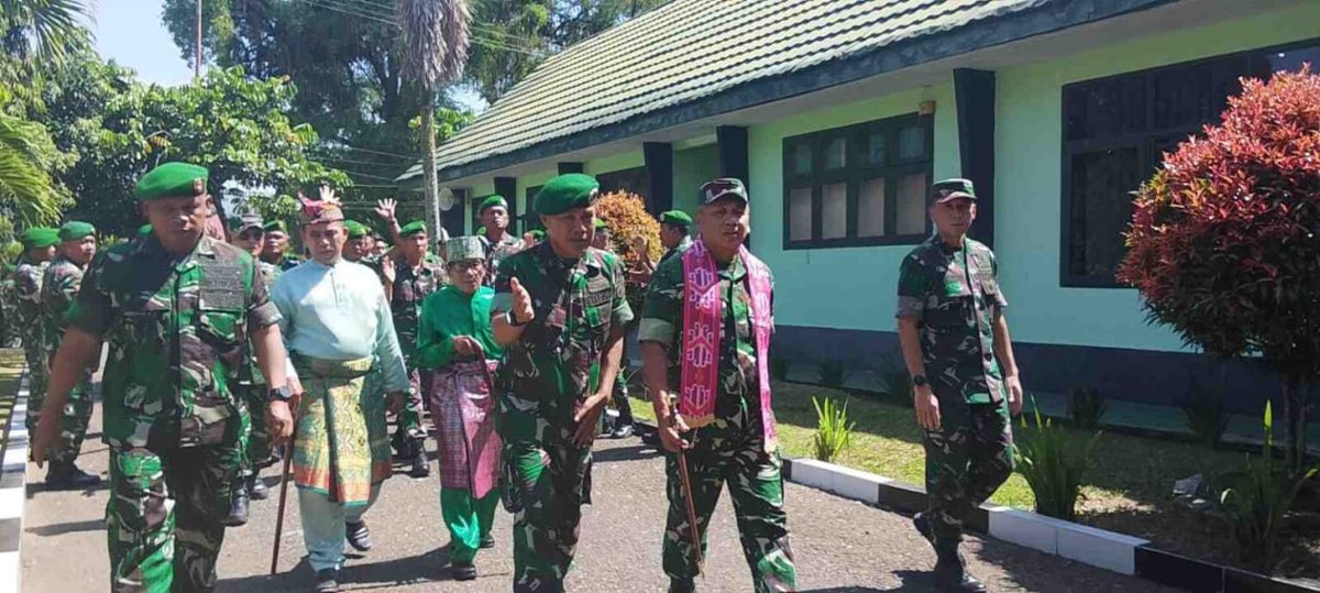 KodimBolmong's tweet photo. PANGDAM XIII/MERDEKA KUNJUNGAN KERJA KE WILAYAH KODIM 1303/ BOLAANG MONGONDOW
https://t.co/ZUgqcoJtpD https://t.co/tQC7j8hhLg