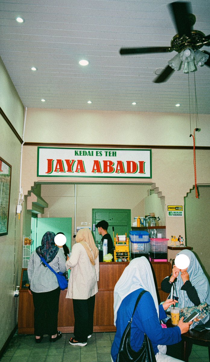 Indhheee's tweet photo. after bbrpa thn tidak main kedaerah bogor, kali ini kita datangi lagi sebagai bentuk fomo main ke daerah surken nya https://t.co/3MFclyjBK3