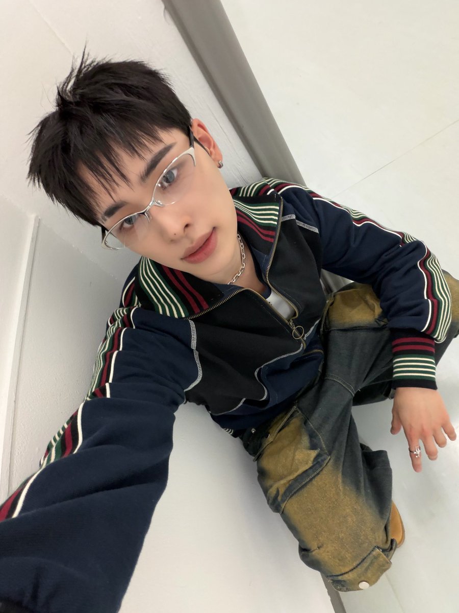 NEXZ_BBL's tweet photo. 🫧🐻‍❄️260703 | 09:37 PM ( KOR )

*photos x5* https://t.co/tJCuWKk6oS