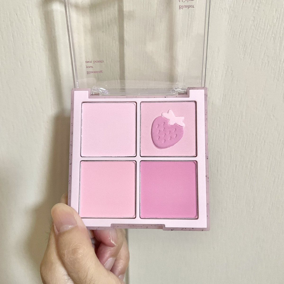 fromYEENtoYOU's tweet photo. ส่งต่อบลัช Dasique สีเบอร์ 06 Berry Smoothie🩷

ใช้ไปแค่ครั้งเดียว เหมือนไม่ได้ใช้เลย

330฿ ส่งฟรี 💌

สนใจ DM ได้เลยค่า

#ส่งต่อ #ส่งต่อเครื่องสําอาง #ส่งต่อคุชชั่น #ส่งต่อสกินแคร์ #ส่งต่อคสอ #ส่งต่อคสอมือ2 #ส่งต่อคสอมือสอง #ส่งต่อเครื่องสําอางมือสอง #ส่งต่อเครื่องสําอางค์มือสอง https://t.co/GZrIP8ky9g