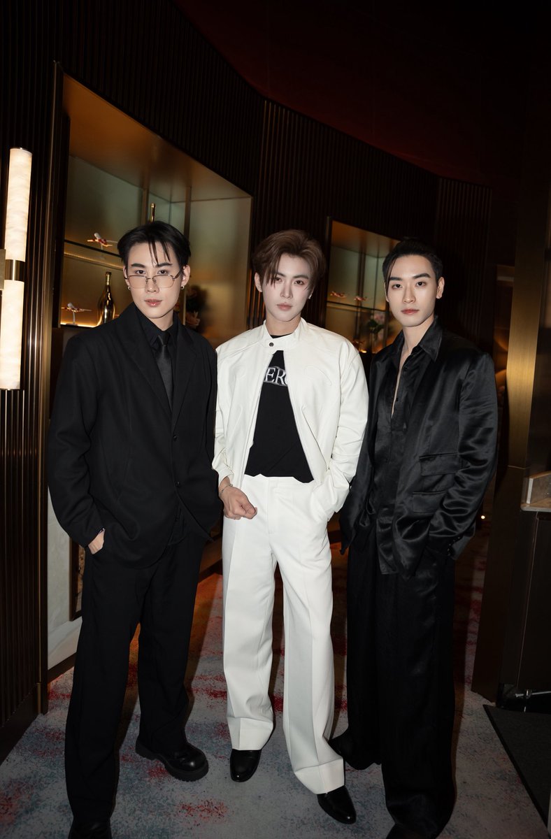 InsightArtistTH's tweet photo. 📸 ภาพบรรยากาศ ทะเล อินทัช เอฟโฟร์ ในงาน Love of Silom Final Episode : Our last Night 💖🥂

ขอขอบคุณแฟน ๆ ทุกท่านที่ร่วมติดตามและส่งกำลังใจให้พวกเรามาโดยตลอด จนเดินทางมาถึง Episode สุดท้าย���องซีรีส์ รักแห่งสีลม 🙏🏻

#LoveofSilomFinalEP
#LoveofSilomTheSeries 
#laylayyo #in_intouchh #forawitch