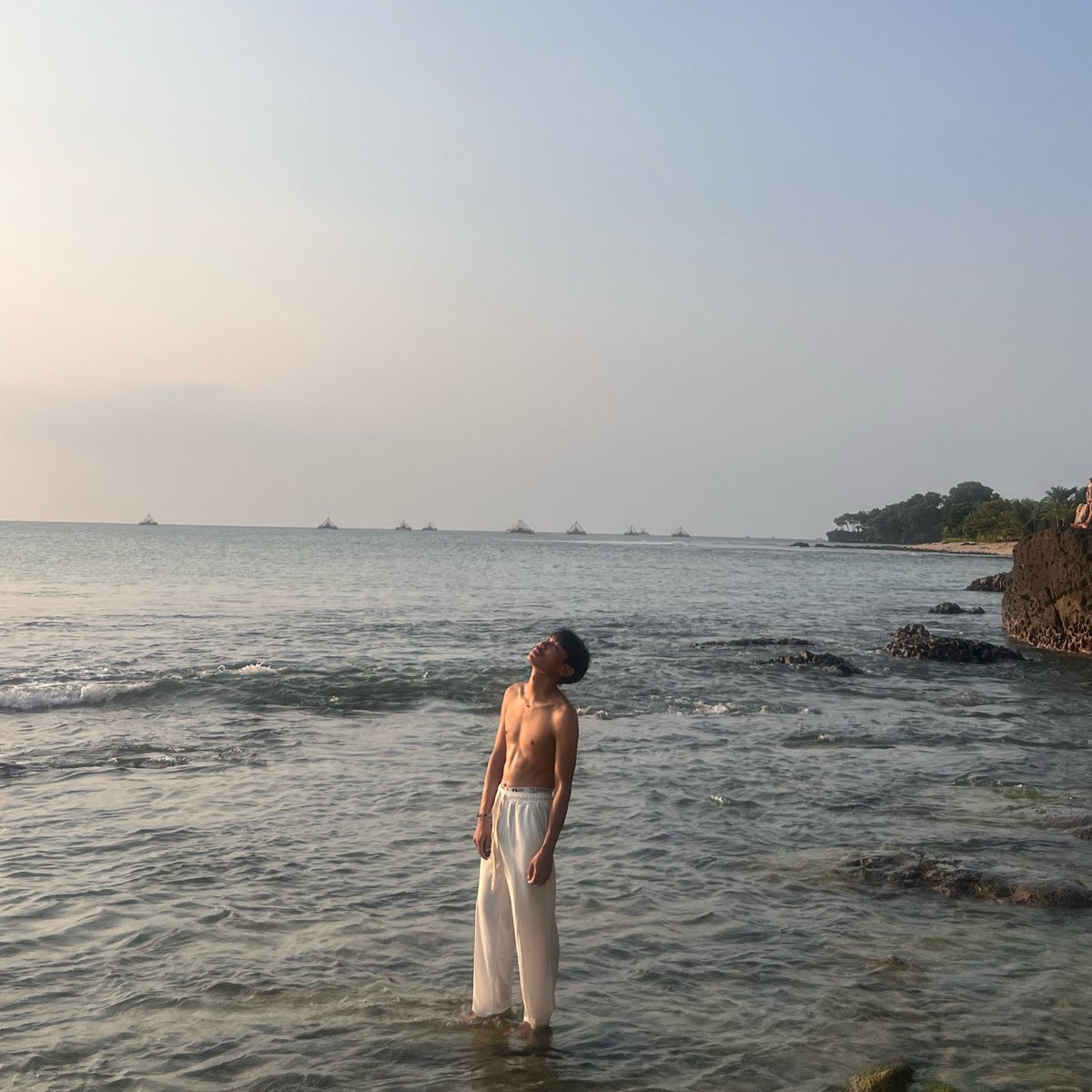 yourspicyboy's tweet photo. Manifesting Punya Rumah Deket Pantai 🥺 
📍Pantai Batu Hideung https://t.co/58rWhK7hzx