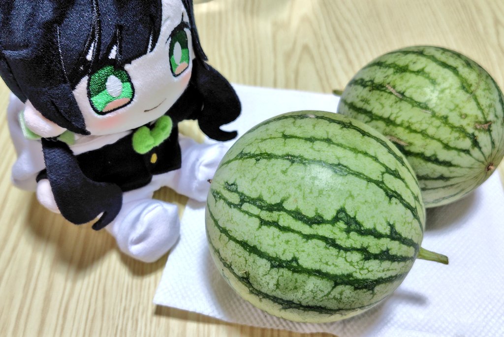 pi_tyahan's tweet photo. スイカに歓喜するKぬい
Kぬい「すいかすいか〜💕」 https://t.co/XGqVw7gg5E