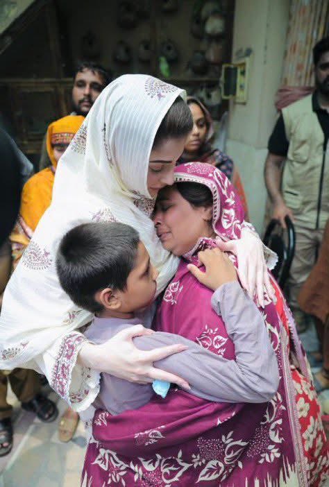 PrinceNoman610's tweet photo. ماں 🥺🥺
@MaryamNSharif https://t.co/QWQ7rU2eUO