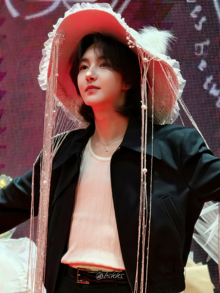 KandybearryNR's tweet photo. 헐 천사 아냐?🧚🏻🪽

https://t.co/eTFG60MEfO https://t.co/vya12Mr8qK