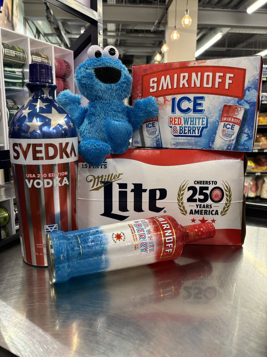 canopy_street's tweet photo. Cookie’s Finally Friday Favorite…Looks like the Blue one is stocking up for an event?!?  Come grab your favorite 250 treats today since we will be closed to celebrate the 4th tomorrow. https://t.co/GdZnZLxfaI