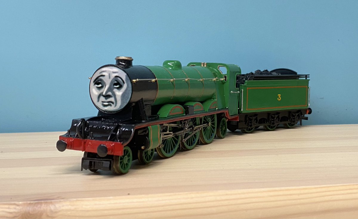 Toforouu's tweet photo. “I suffer dreadfully and no one cares”

Heres Hebrey. Why does he have an RWS face photoshopped on? Because silly me doesn’t have a spare A1 smokebox door.

Body is a cut down of my old Gordon, tender is a shortened GNR 8-wheel tender on a fowler tender chassis https://t.co/crszmwF773