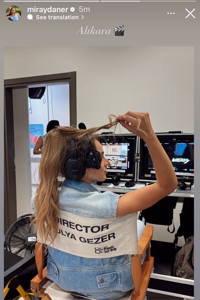 ruygecemi1's tweet photo. ayyy she’s so excited for 
this project🤏🏻🤏🏻🤏🏻#AlıKara https://t.co/m6niPXHMGO