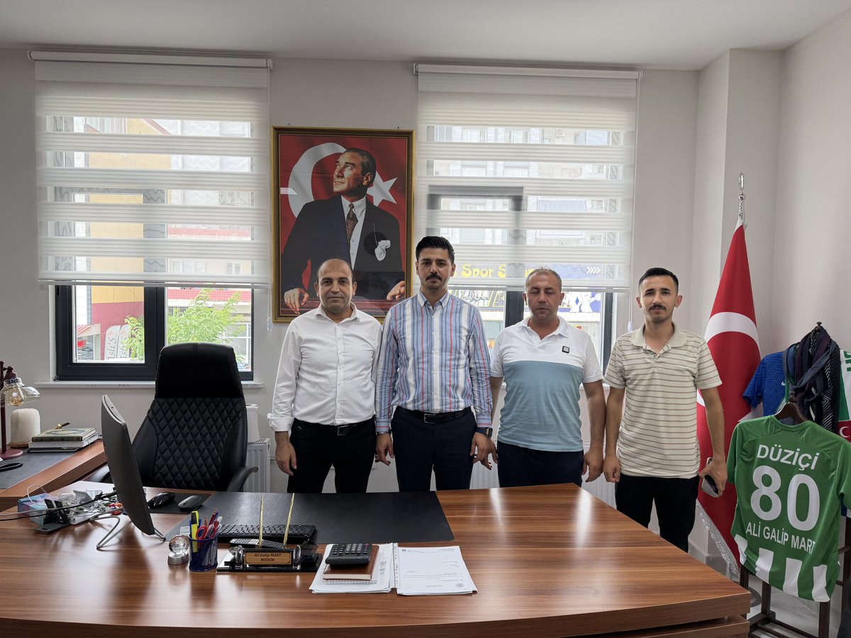 mustafakybt's tweet photo. Ülkü Ocakları Düziçi İlçe Başkanlığı olarak; Düziçi Sosyal Yardımlaşma ve Dayanışma Vakfı Müdürümüz Ali Galip Mart Beyefendi’yi ziyaret ettik.
Gerçekleştirdiğimiz ziyarette, kurumlarımız arasında koordineli şekilde yürütülebilecek sosyal projeler ve faaliyetler hakkında fikir alışverişinde bulunduk.
Nazik ev sahipliği ve samimi sohbeti için Sayın Müdürümüze teşekkür ederiz.