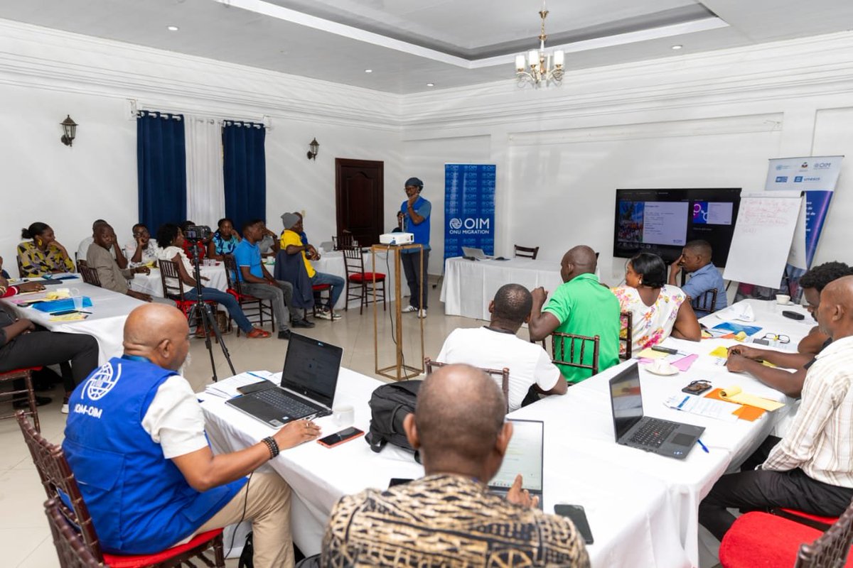 haiti_pbf's tweet photo. 📍Cap-Haïtien | Du 29 juin au 3 juill, 25 acteurs communautaires (50 % de femmes) ont été formés au suivi-évaluation communautaire avec l’appui de @IOMHAITI et @undphaiti, renforçant ainsi la mise en place du #SEBC dans la commune.Une avancée majeure pour le #SEBC au Cap-Haïtien https://t.co/8BenmC3v4F