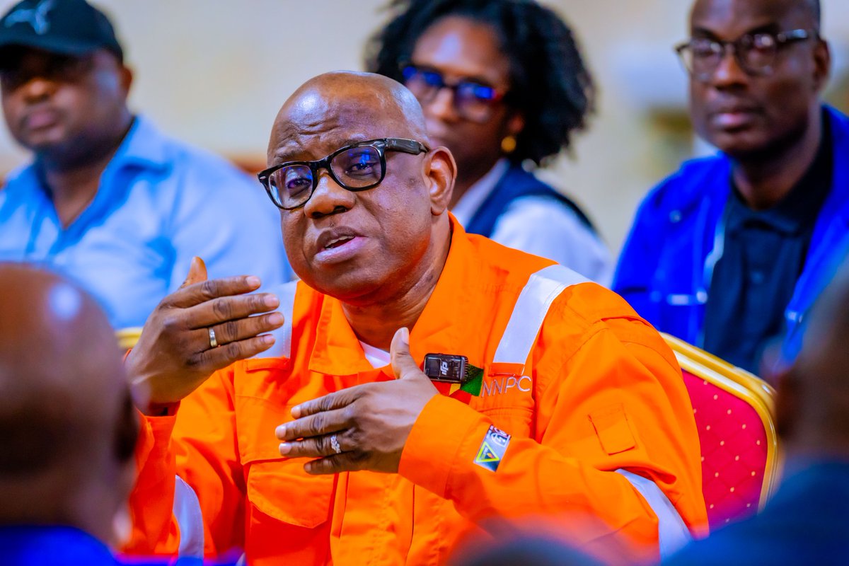 BBOjulari's tweet photo. Fixing a refinery takes more than pipes and pumps. It takes the right partners.

That's the thinking behind the MoU recently signed for the Port Harcourt and Warri Refineries, now moving into a rigorous evaluation phase.

🔹 𝐀 𝐬𝐭𝐫𝐚𝐭𝐞𝐠𝐢𝐜 𝐬𝐡𝐢𝐟𝐭 𝐭𝐨𝐰𝐚𝐫𝐝 𝐥𝐚𝐬𝐭𝐢𝐧𝐠 𝐫𝐞𝐬𝐮𝐥𝐭𝐬 Introducing a performance-based business partnership model, built for profitable and self-sustaining refineries.

🔹 𝐄𝐯𝐚𝐥𝐮𝐚𝐭𝐢𝐨𝐧, 𝐧𝐨𝐭 𝐜𝐨𝐦𝐦𝐢𝐭𝐦𝐞𝐧𝐭
The MoU is an agreement to explore working together, not a binding contract.

🔹 𝐃𝐮𝐞 𝐝𝐢𝐥𝐢𝐠𝐞𝐧𝐜𝐞 𝐟𝐮𝐧𝐝𝐞𝐝 𝐛𝐲 𝐭𝐡𝐞 𝐩𝐚𝐫𝐭𝐧𝐞𝐫𝐬 𝐭𝐡𝐞𝐦𝐬𝐞𝐥𝐯𝐞𝐬
Prospective partners are covering the full cost, which keeps the process data-driven.

🔹 𝐁𝐮𝐢𝐥𝐝𝐢𝐧𝐠 𝐭𝐨𝐰𝐚𝐫𝐝 𝐬𝐨𝐦𝐞𝐭𝐡𝐢𝐧𝐠 𝐛𝐢𝐠𝐠𝐞𝐫
The vision includes expanding the petrochemicals value chain and investing in gas-based industries, including new methanol plants.

Real change isn't announced once. It's built through discipline applied consistently, at every stage, until it becomes how things are done.

#NNPCLtd #WarriRefinery #PortHarcourtRefinery #EnergySecurity