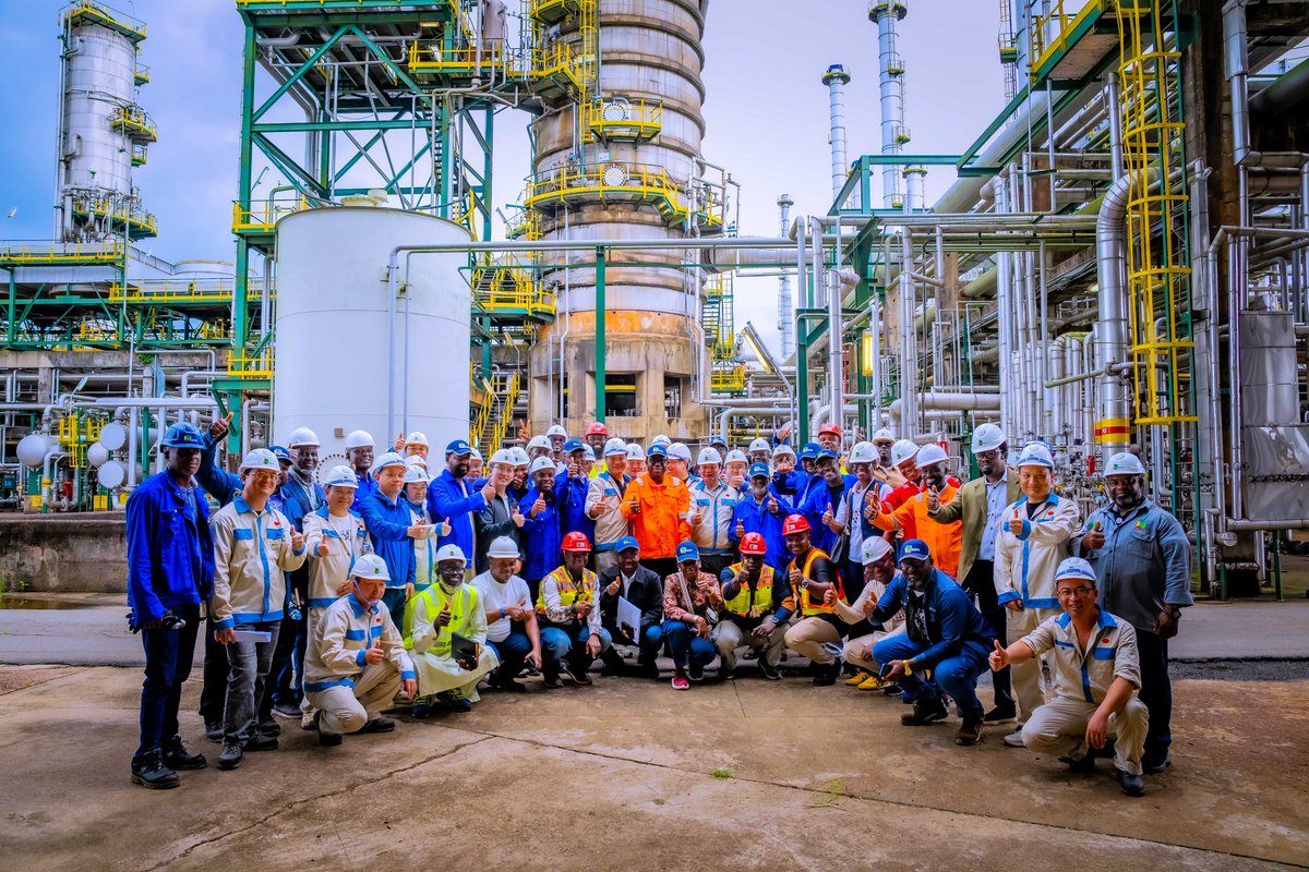 BBOjulari's tweet photo. Fixing a refinery takes more than pipes and pumps. It takes the right partners.

That's the thinking behind the MoU recently signed for the Port Harcourt and Warri Refineries, now moving into a rigorous evaluation phase.

🔹 𝐀 𝐬𝐭𝐫𝐚𝐭𝐞𝐠𝐢𝐜 𝐬𝐡𝐢𝐟𝐭 𝐭𝐨𝐰𝐚𝐫𝐝 𝐥𝐚𝐬𝐭𝐢𝐧𝐠 𝐫𝐞𝐬𝐮𝐥𝐭𝐬 Introducing a performance-based business partnership model, built for profitable and self-sustaining refineries.

🔹 𝐄𝐯𝐚𝐥𝐮𝐚𝐭𝐢𝐨𝐧, 𝐧𝐨𝐭 𝐜𝐨𝐦𝐦𝐢𝐭𝐦𝐞𝐧𝐭
The MoU is an agreement to explore working together, not a binding contract.

🔹 𝐃𝐮𝐞 𝐝𝐢𝐥𝐢𝐠𝐞𝐧𝐜𝐞 𝐟𝐮𝐧𝐝𝐞𝐝 𝐛𝐲 𝐭𝐡𝐞 𝐩𝐚𝐫𝐭𝐧𝐞𝐫𝐬 𝐭𝐡𝐞𝐦𝐬𝐞𝐥𝐯𝐞𝐬
Prospective partners are covering the full cost, which keeps the process data-driven.

🔹 𝐁𝐮𝐢𝐥𝐝𝐢𝐧𝐠 𝐭𝐨𝐰𝐚𝐫𝐝 𝐬𝐨𝐦𝐞𝐭𝐡𝐢𝐧𝐠 𝐛𝐢𝐠𝐠𝐞𝐫
The vision includes expanding the petrochemicals value chain and investing in gas-based industries, including new methanol plants.

Real change isn't announced once. It's built through discipline applied consistently, at every stage, until it becomes how things are done.

#NNPCLtd #WarriRefinery #PortHarcourtRefinery #EnergySecurity