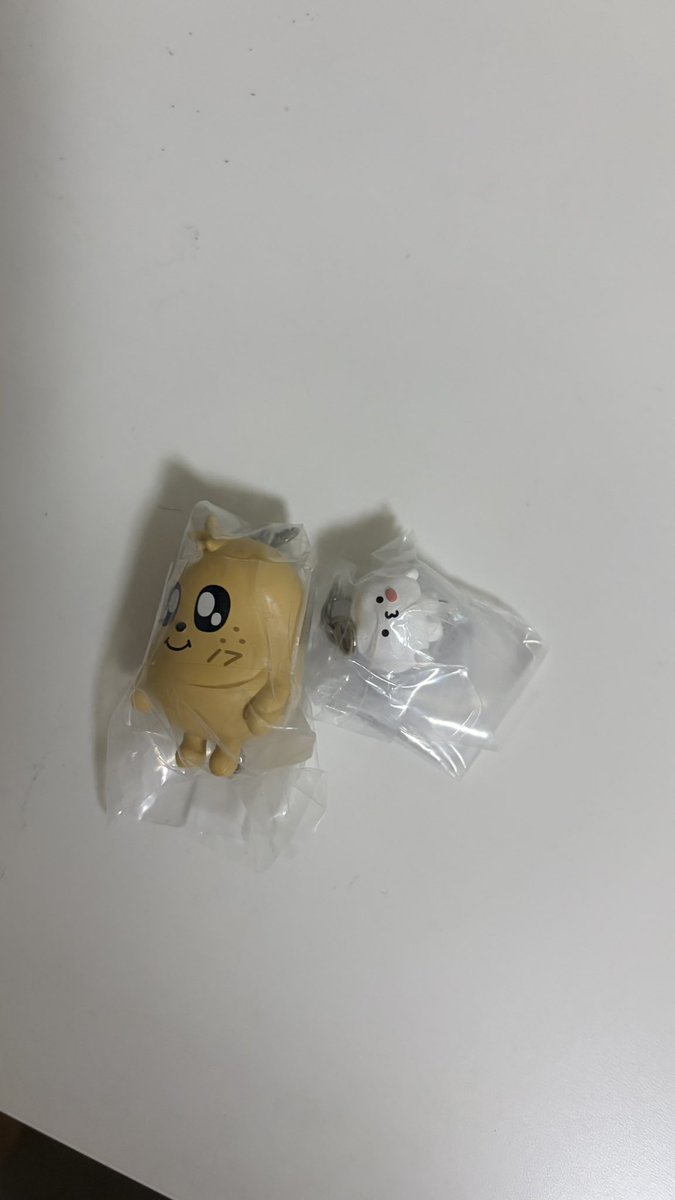 __rllny's tweet photo. SEVENTEEN MINITEEN つなげてマスコット ガチャガチャ 交換

【譲】ウジ ミンギュ（🦀） 買取も検討

【求】ウォヌ（🦀>⛓️）>ジュン（🦀）

郵送のみ

ウォヌ↔︎ミンギュ優先

お心当たりのある方はお気軽にお声かけください🙇🏻‍♀️

#SEVENTEEN交換 
#MINITEEN交換 https://t.co/6eAbk1P1Hy