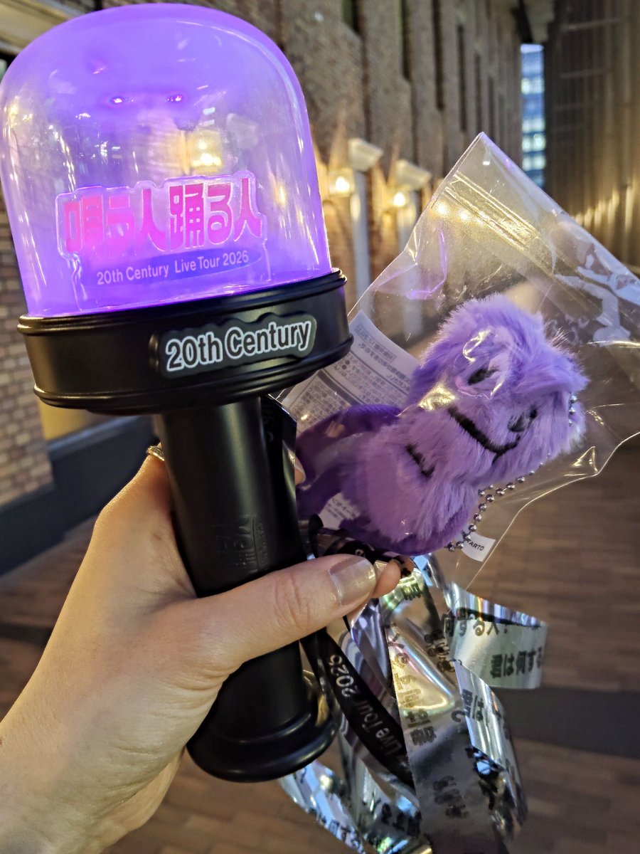 BRz129's tweet photo. トニコン神戸2日目✨ご縁あって銀テお譲りいただいたお姉さんに感謝😭🙏　
長野くん、朝からパン買うために並んでたってさ。 https://t.co/qRh3M0J0y3