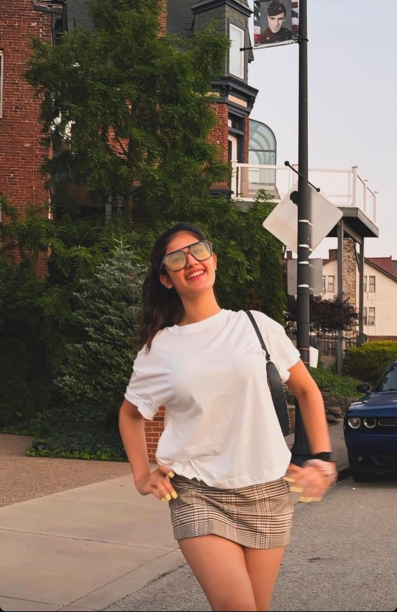 MPremalatha4u's tweet photo. Amrutha Chowdary USA vibes, endless smiles, and unforgettable memories. πΊπΈβ¨ Amrutha Chowdary is making the most of her vacation, one beautiful moment at a time! #AmruthaChowdary #USAVacation #TravelDiaries https://t.co/g4IlL2As72