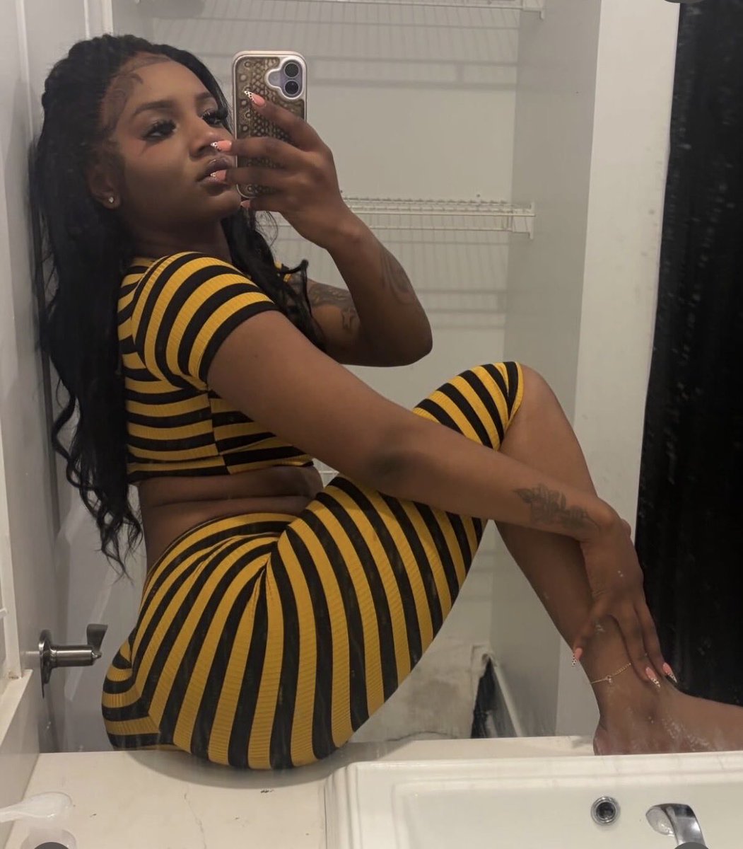 pytperv5's tweet photo. #plutotwerking https://t.co/VtAQziXSmA